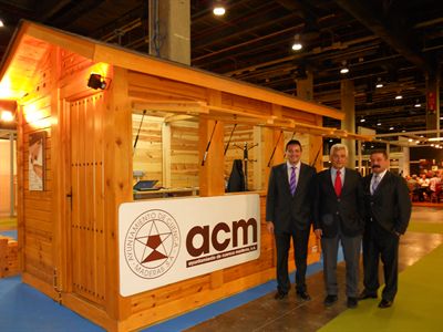 Más de 200 empresas visitan en el stand de la Fábrica de Maderas de Cuenca en Maderalia