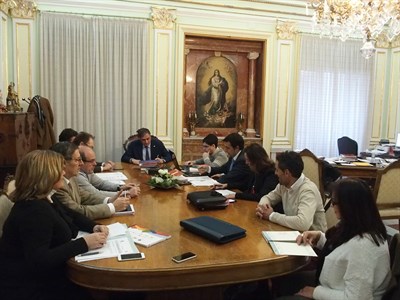 La Junta de Gobierno Local aprueba la constitución de una bolsa de trabajo de personal funcionario al servicio del Ayuntamiento de Cuenca y sus organismos autónomos de la subescala de Auxiliar Administrativo.