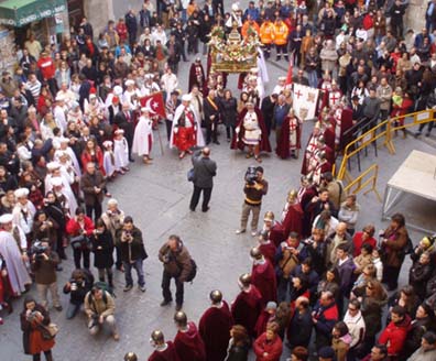 Los Moros y Cristianos de Valverde de Júcar mostraron en Cuenca una parte de su fiesta
