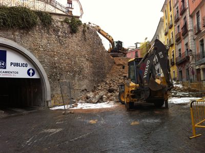 Las obras de demolición del muro de Alfonso VIII están al 65%