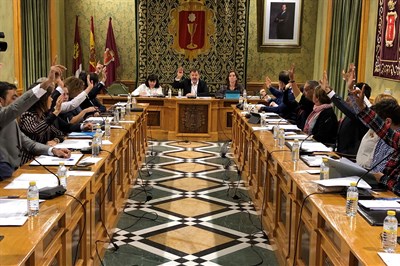 El Pleno aprueba por unanimidad el nombramiento de Antonio Pérez como Hijo Adoptivo de Cuenca