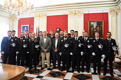 Los 13 nuevos efectivos de Policía Local toman posesión de su cargo en el Ayuntamiento de Cuenca