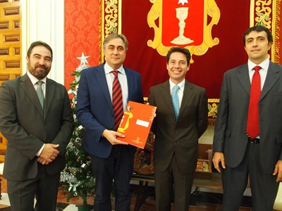 El Ayuntamiento y CONVECU firman un convenio de colaboración para apoyar al sector de la automoción