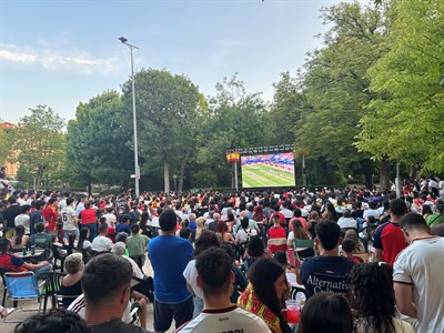 El Ayuntamiento volverá a instalar una pantalla gigante este martes en el Parque de Santa Ana para el partido de semifinales de la Selección