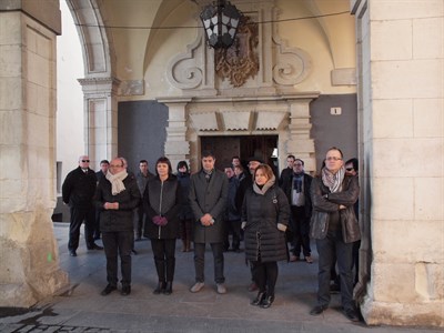 Minuto de silencio en el Ayuntamiento de Cuenca por el atentado de París