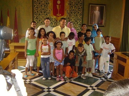 El alcalde recibió a los niños saharauis