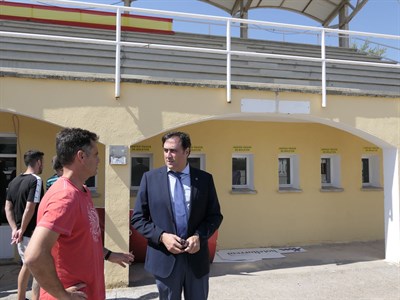 Ángel Mariscal visita el recinto hípico que acogerá la 63ª edición del Concurso Hípico Nacional de San Julián 