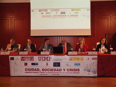 Dolz inaugura un curso de la UIMP sobre “ciudad y crisis”