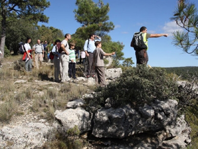 El Ayuntamiento organiza rutas de senderismo para conocer y promocionar el Parque Natural de la Serranía de Cuenca