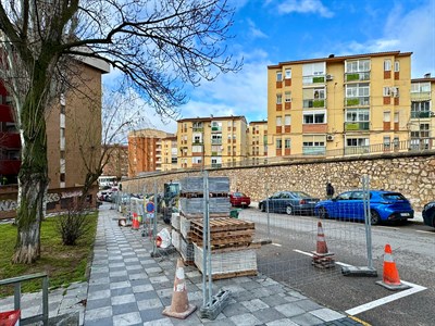 El Ayuntamiento de Cuenca avanza con el Plan de Mantenimiento Urbano con el arreglo de baldosado en Eras del Tío Cañamón