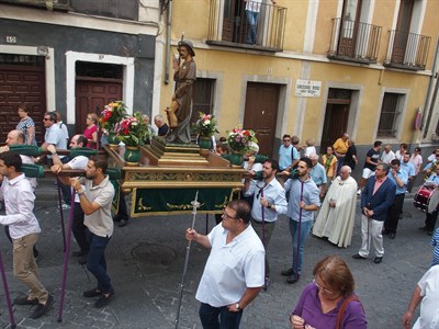 Mariscal preside la procesión en honor a San Roque por las calles del Casco Antiguo
