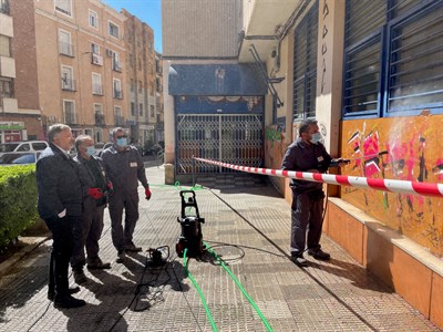 El Ayuntamiento prueba un nuevo sistema para la eliminación de grafitis