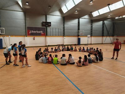 Los menores del proyecto ‘Diviértete aprendiendo’ celebran una jornada deportiva para promover hábitos de vida saludable